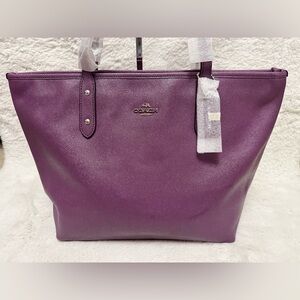 Coach Crossgrain Leather City Zip Tote in Berry/Silver